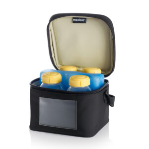 medela-cooler-bag-with-4-bottles
